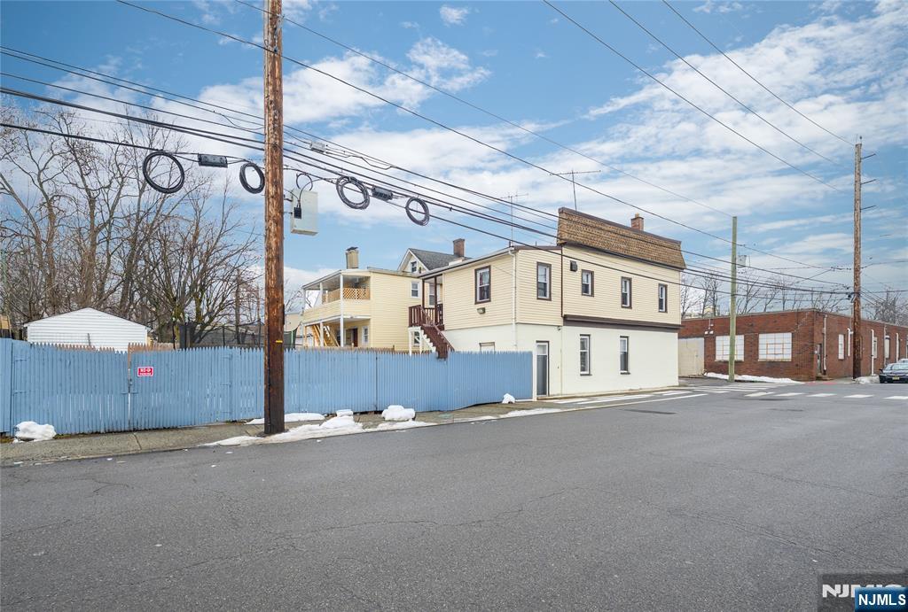 main property photo 39