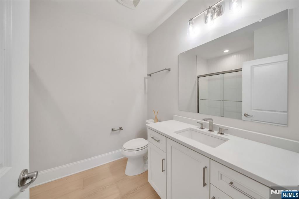 property viewer photo 22