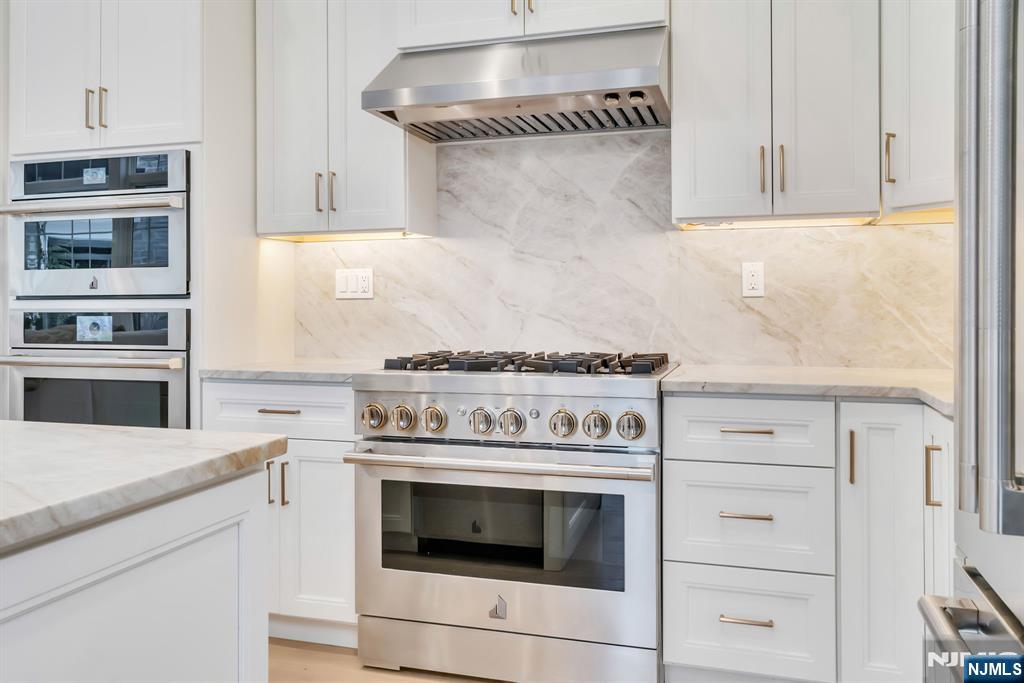 property viewer photo 7