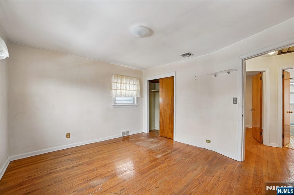 property viewer photo 10