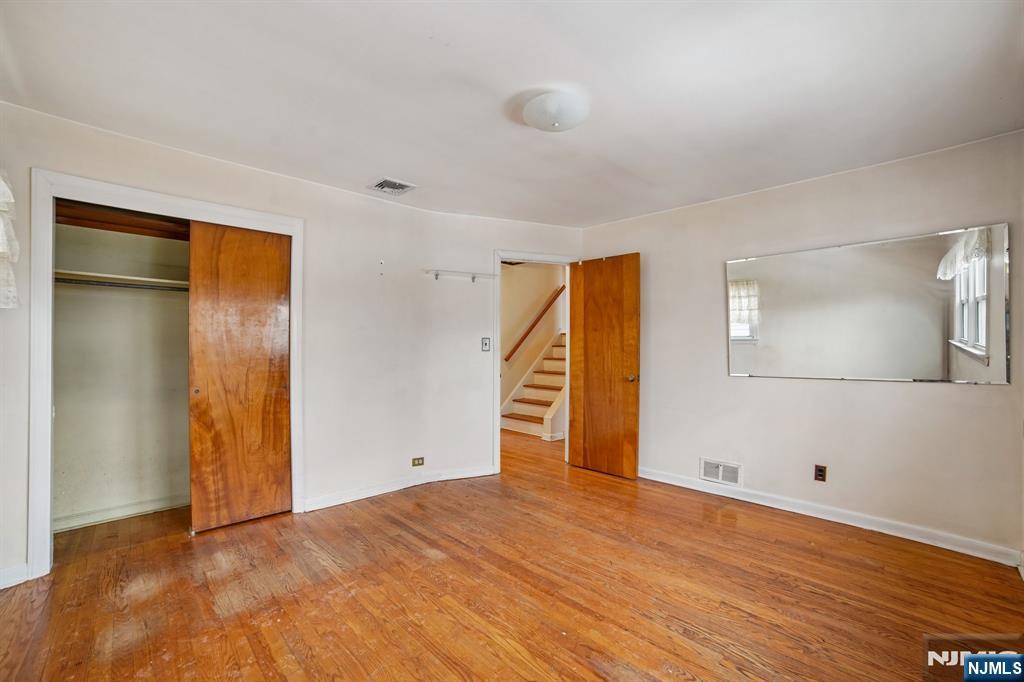 property viewer photo 11