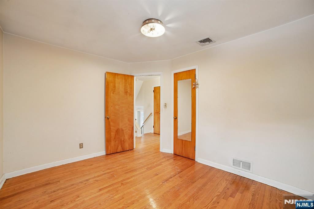 property viewer photo 15