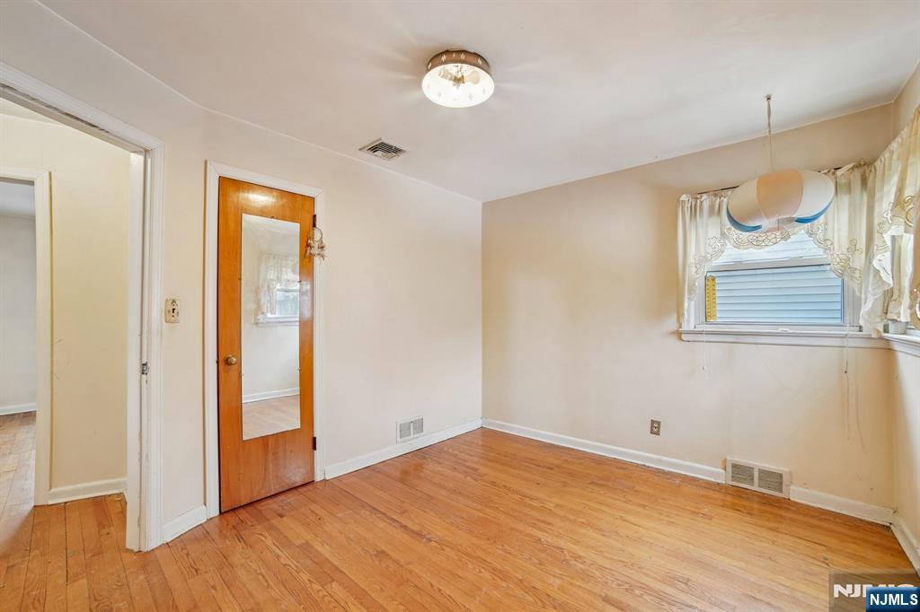 property viewer photo 16