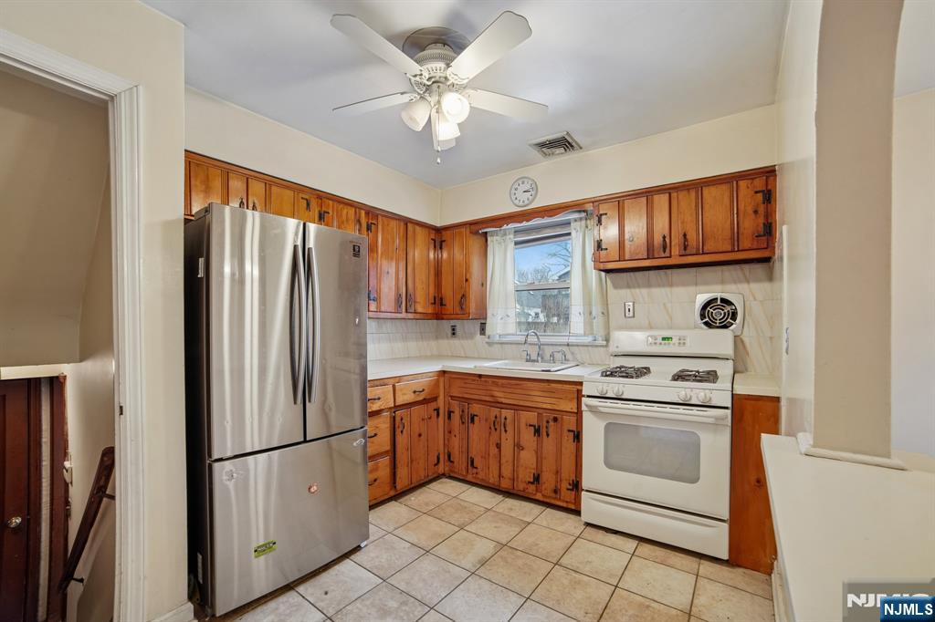 property viewer photo 7