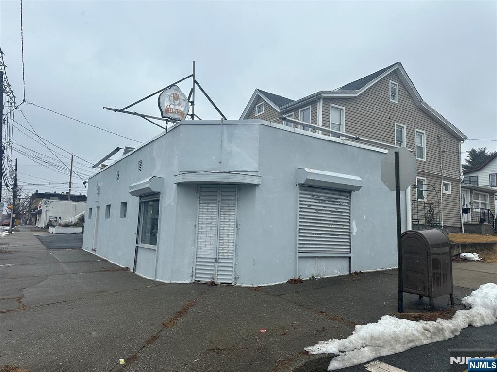 main property photo 16