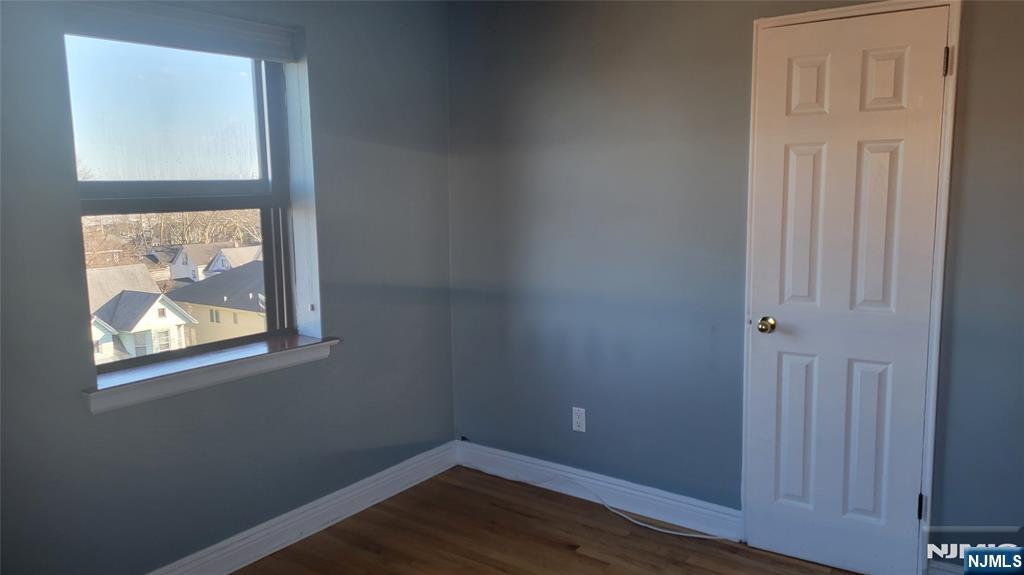 property viewer photo 17