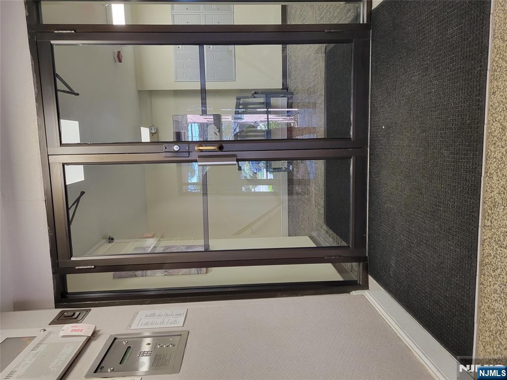 property viewer photo 2