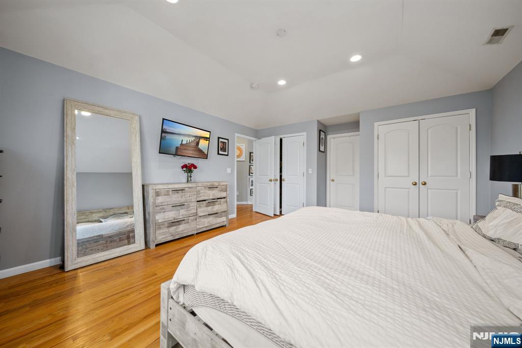 property viewer photo 11