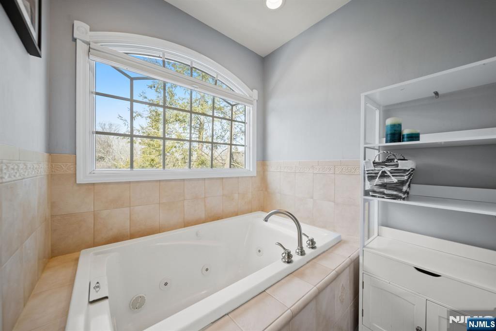 property viewer photo 13