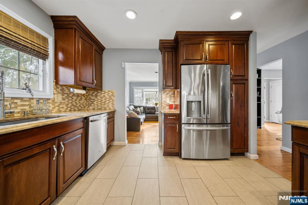 property viewer photo 16