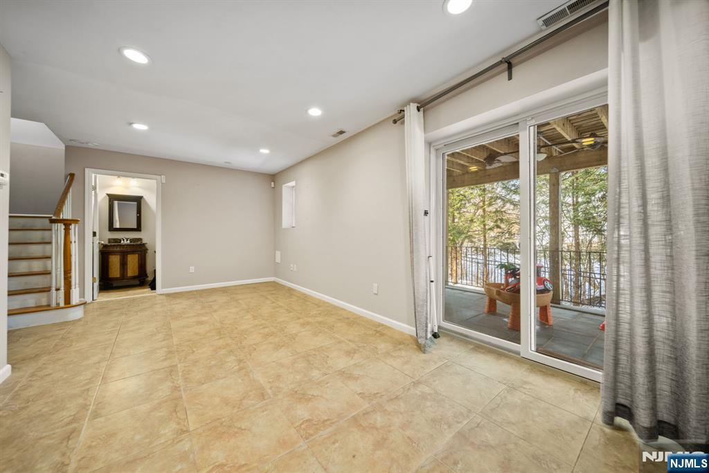 property viewer photo 20