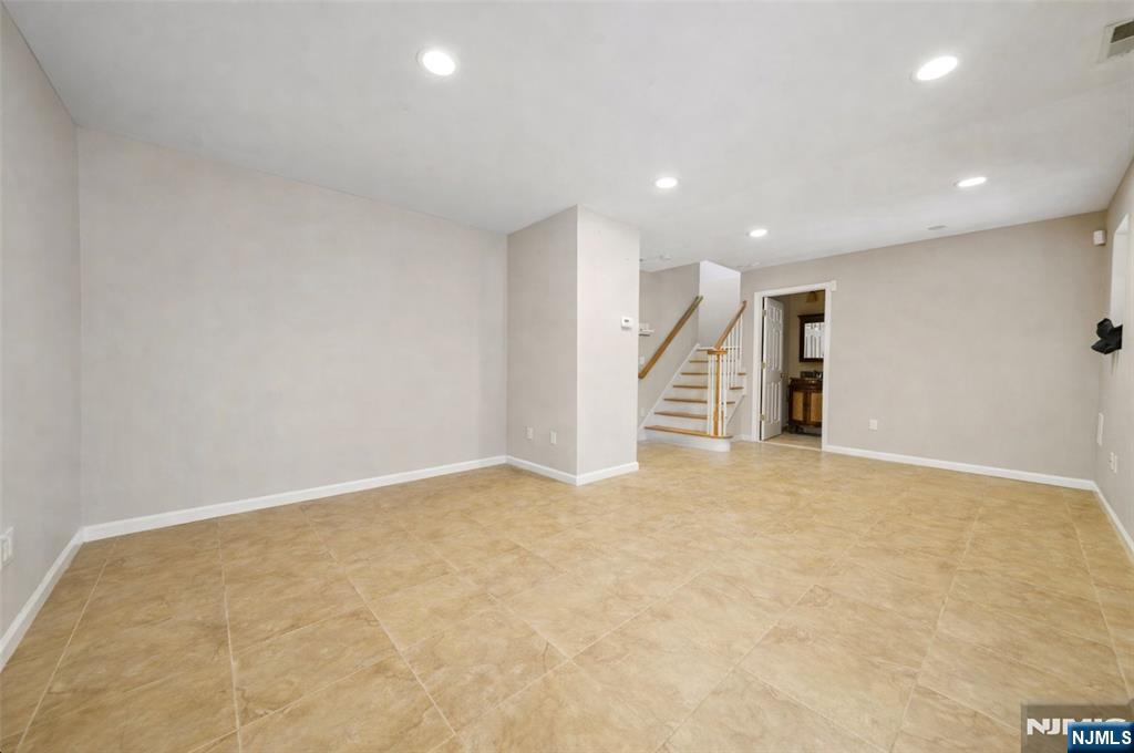 property viewer photo 21