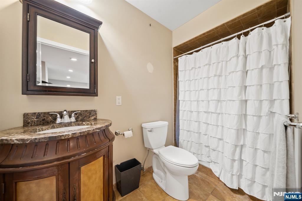 property viewer photo 22