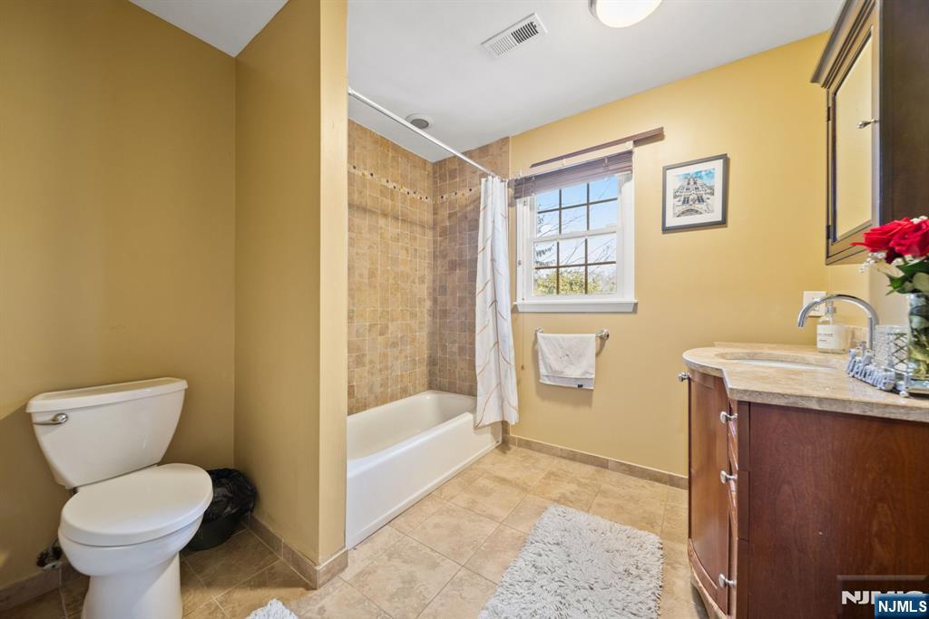 property viewer photo 23