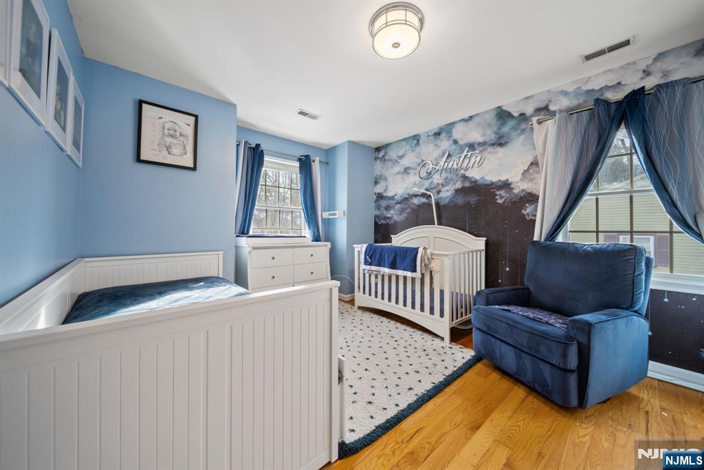 property viewer photo 24