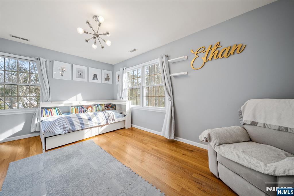 property viewer photo 25