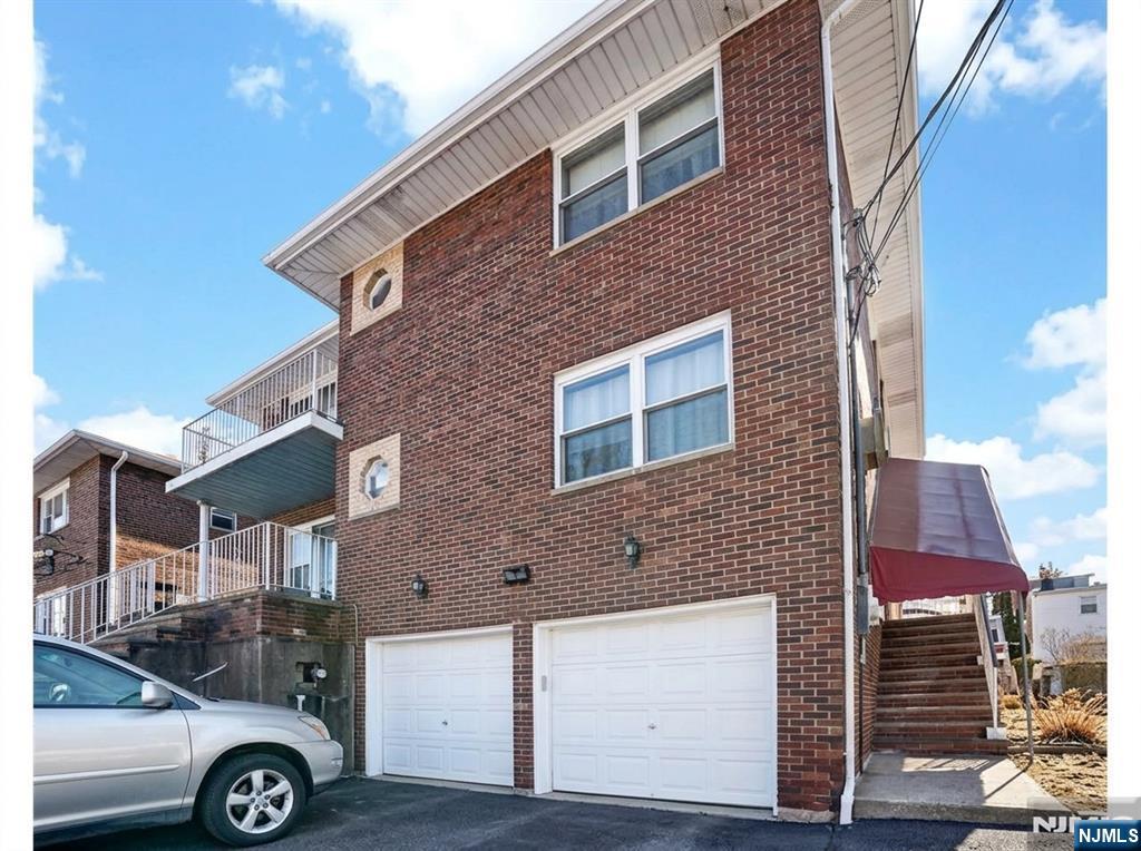 property viewer photo 1
