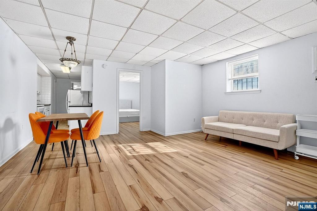 property viewer photo 2