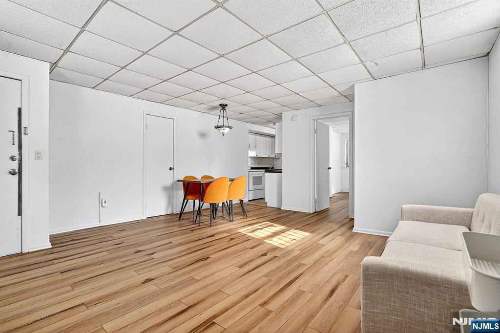 property viewer photo 4