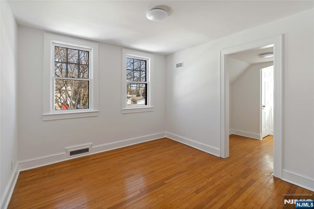 property viewer photo 10