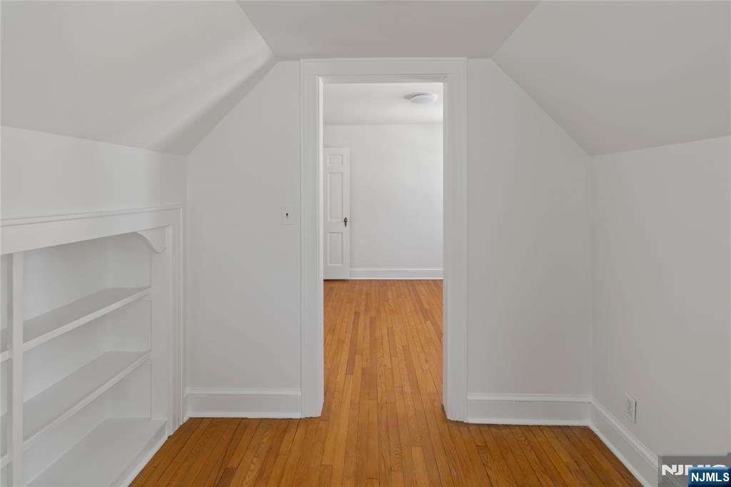 property viewer photo 11