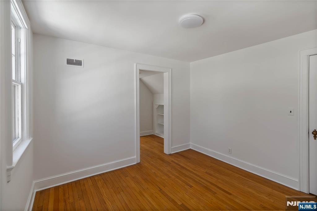 property viewer photo 12