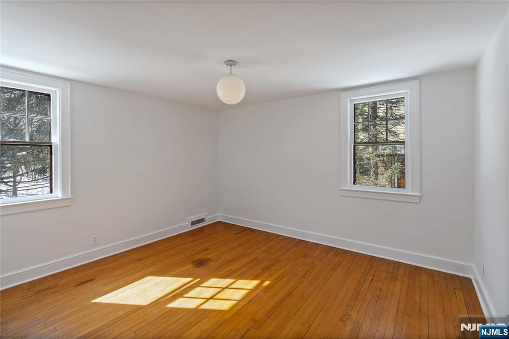 property viewer photo 18