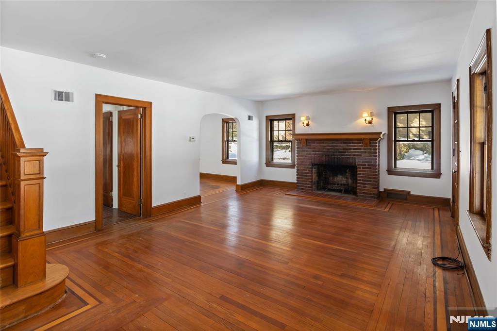 property viewer photo 2