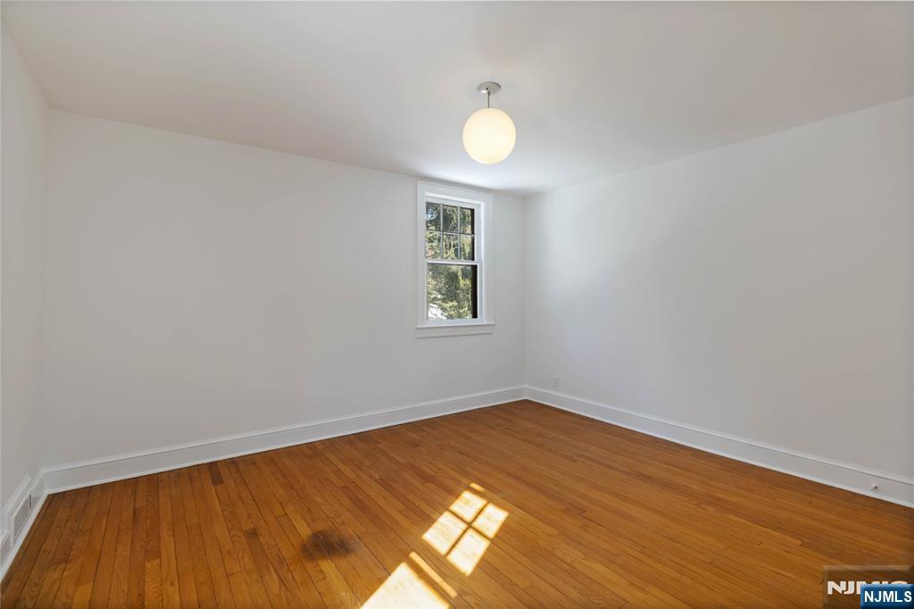 property viewer photo 20