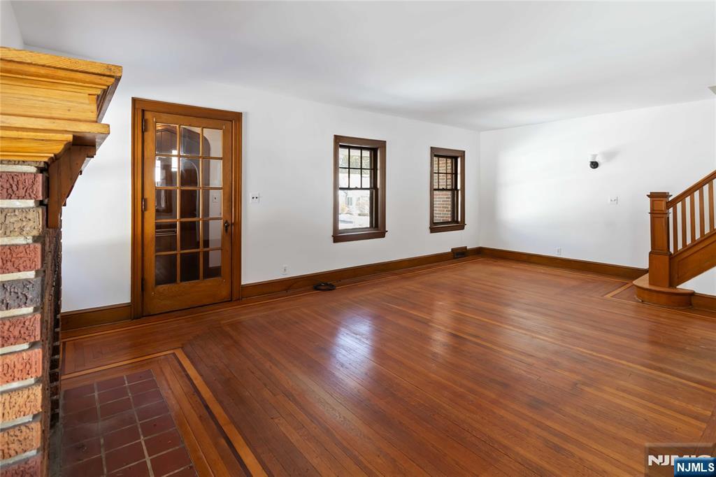 property viewer photo 3