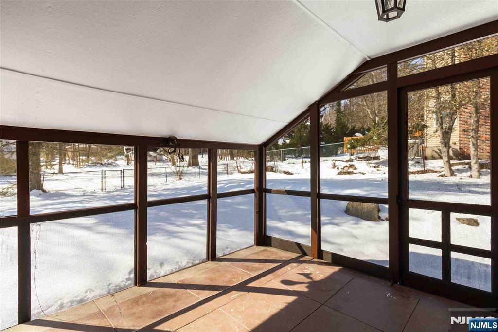 property viewer photo 9
