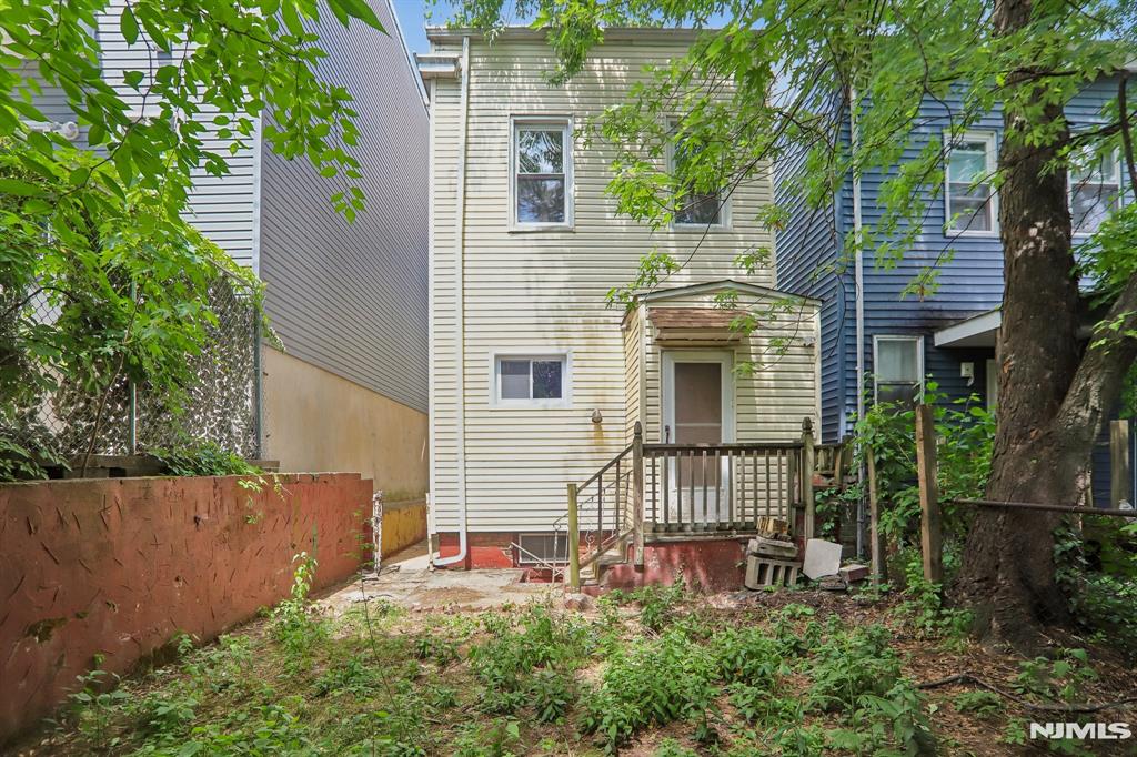 main property photo 41