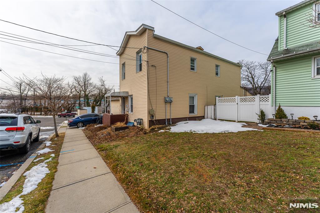 main property photo 25