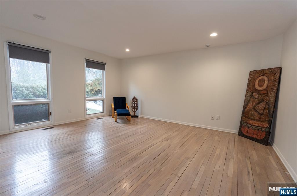 property viewer photo 11