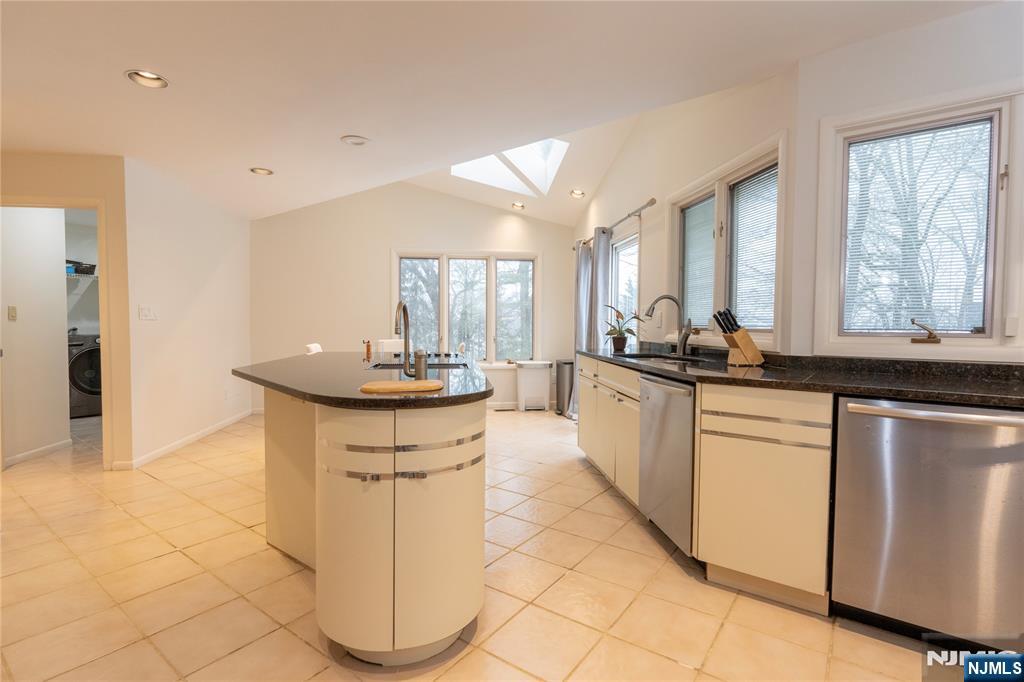 property viewer photo 12