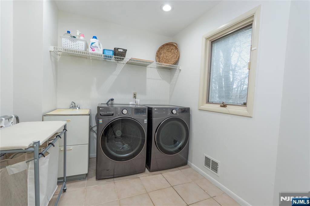 property viewer photo 14
