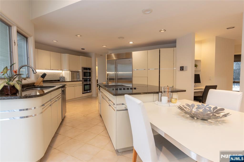 property viewer photo 17