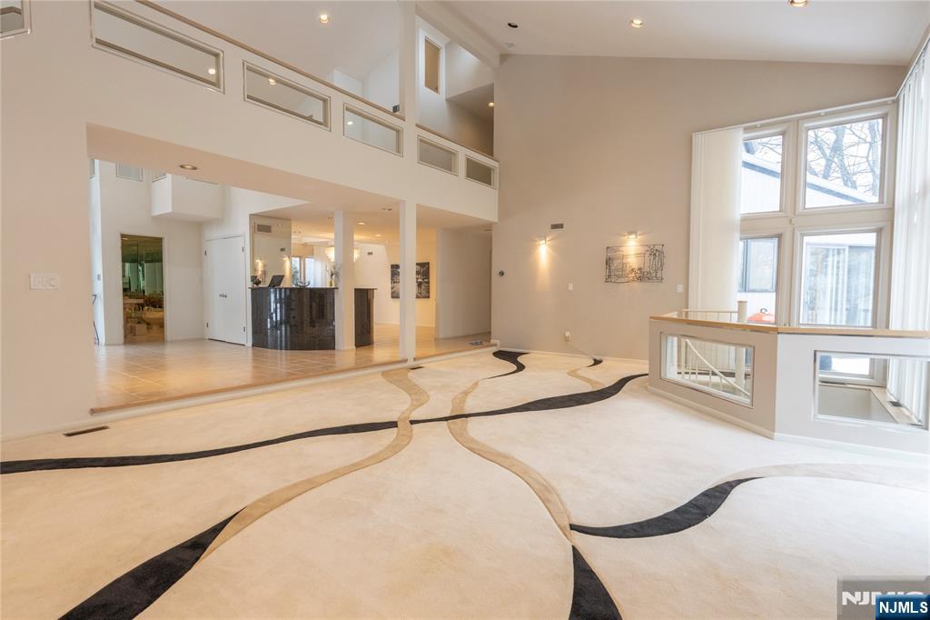 property viewer photo 18