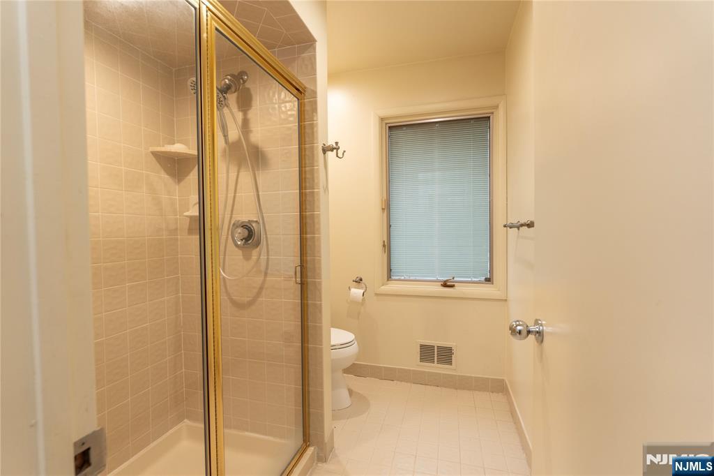 property viewer photo 24