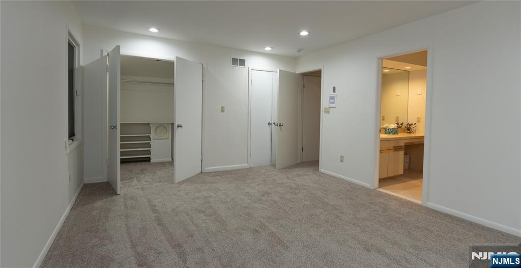 property viewer photo 25