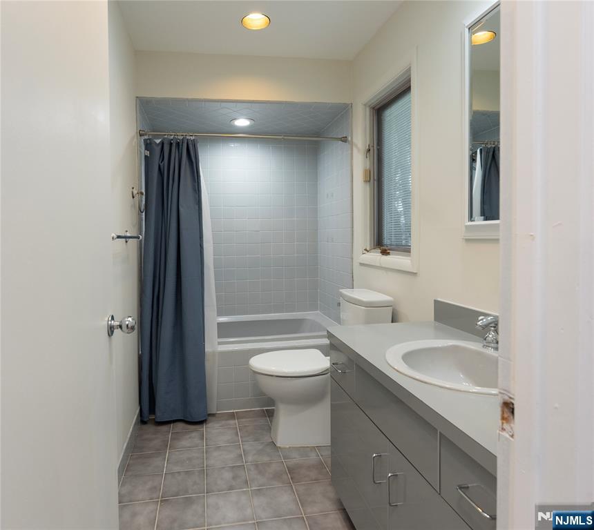 property viewer photo 26