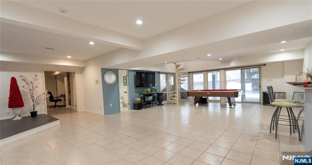 property viewer photo 29