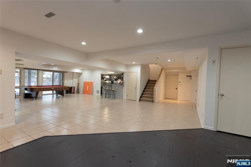 property viewer photo 30