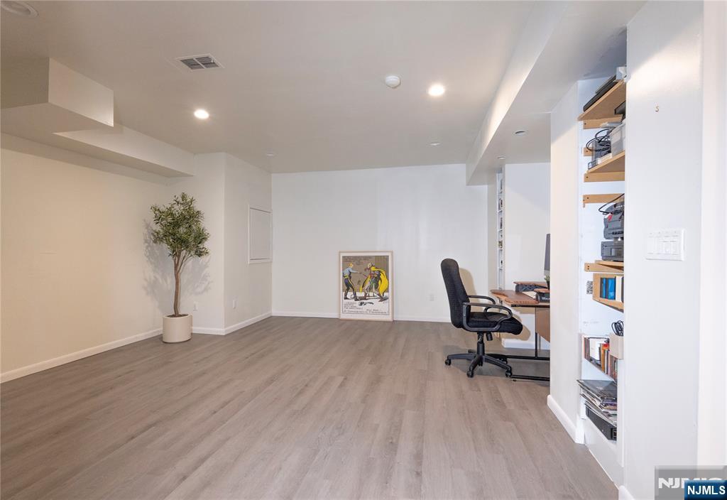 property viewer photo 33