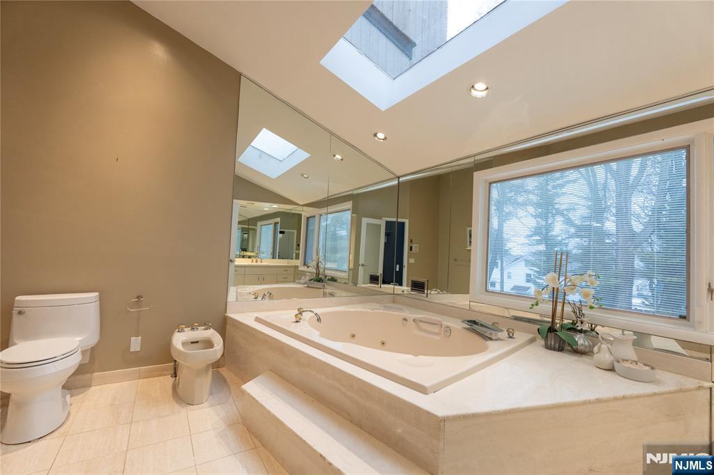 property viewer photo 4