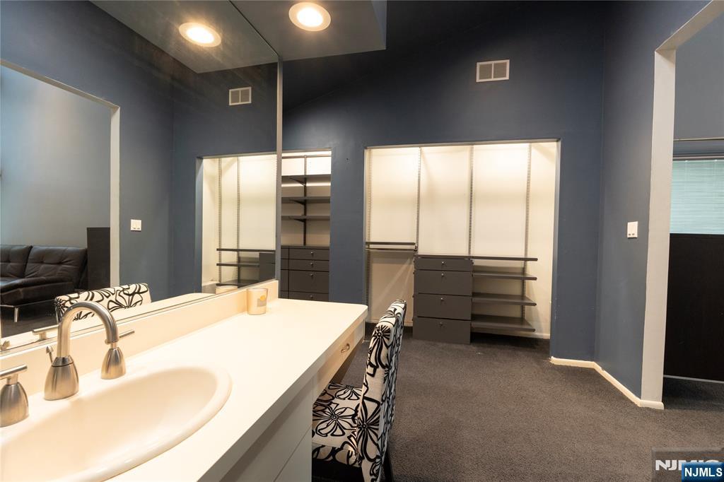 property viewer photo 6