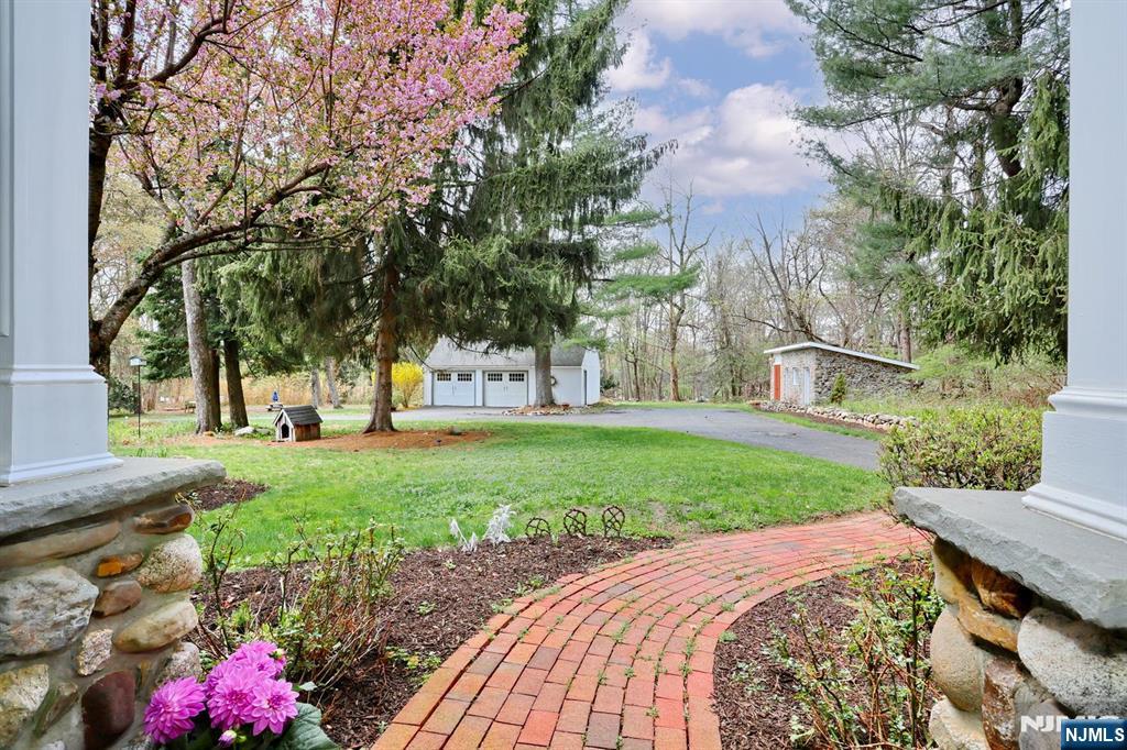 main property photo 33