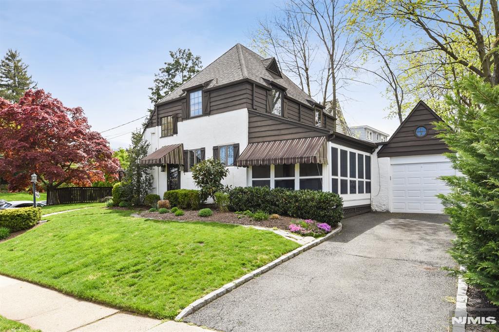 property viewer photo 1