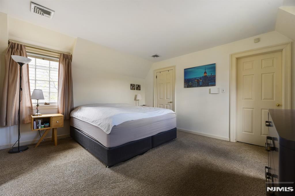 property viewer photo 14