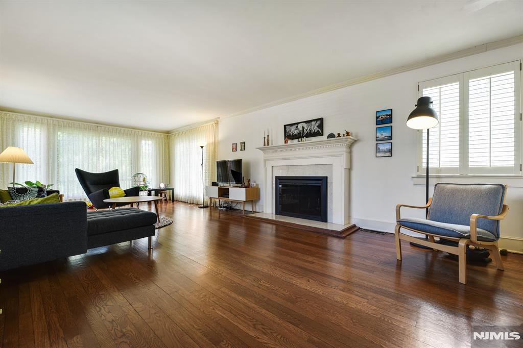 property viewer photo 4